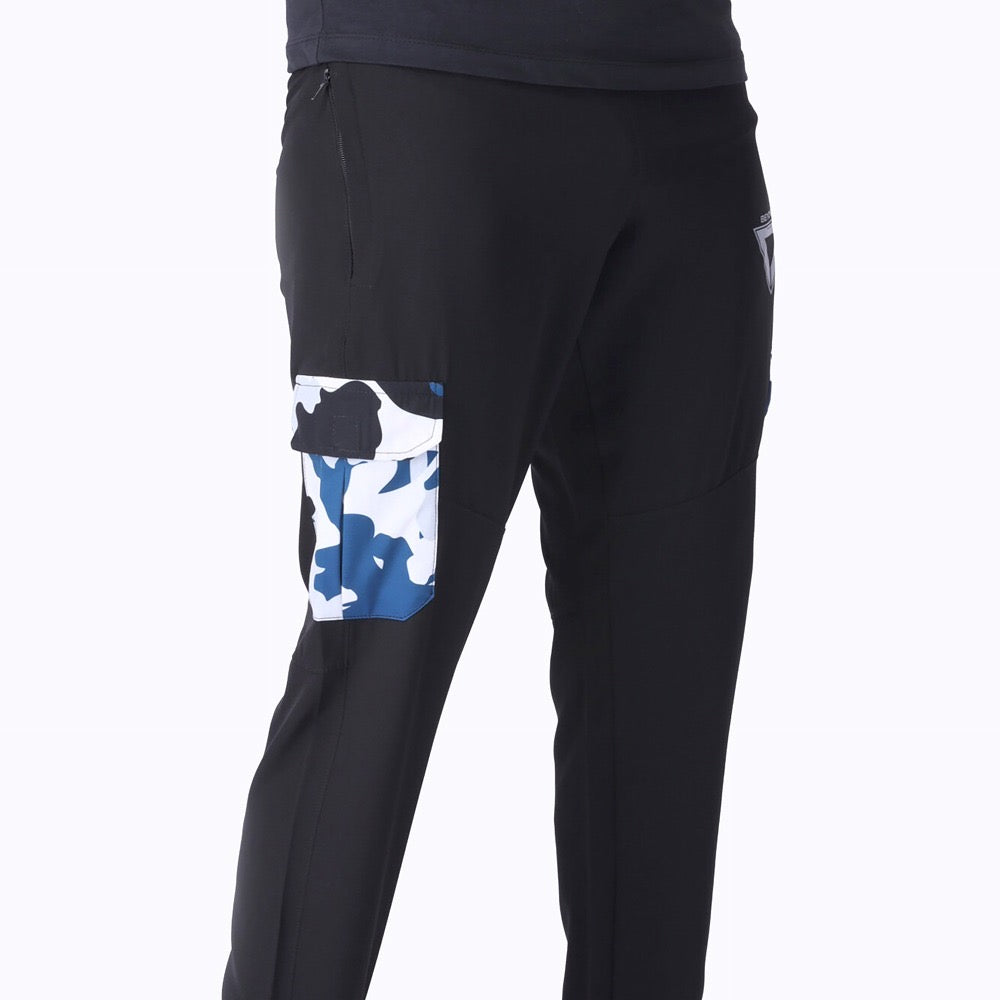 BEYOND MICRO STRETCH BLACK WITH CAMO POCKETS BOTTOM